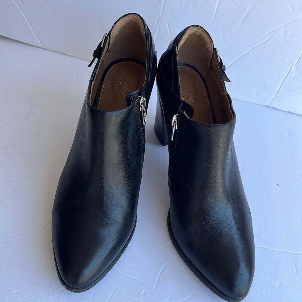 Clarks Artisan Leather Black Booties with strap and buckles Size 9